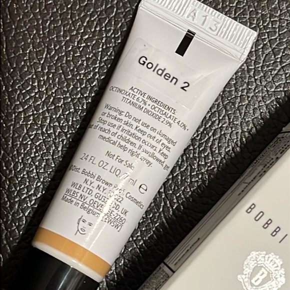 NEW Bobbi Brown Vitamin Enriched Hydrating Skin Tint SPF 15, MINI, GOLDEN 2 - Picture 8 of 9